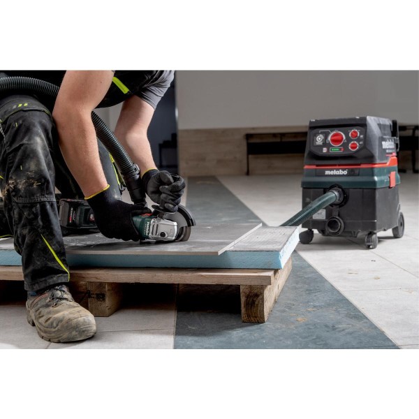 Metabo Akku-Winkelschleifer W 18 L 9-125 Quick Set mit Schnellspannmutter, mit 3 Li-Power Akkupacks (18 V/4,0 Ah) - metaBOX 165 L - 18V 3x4Ah Li-Power + ASC 55